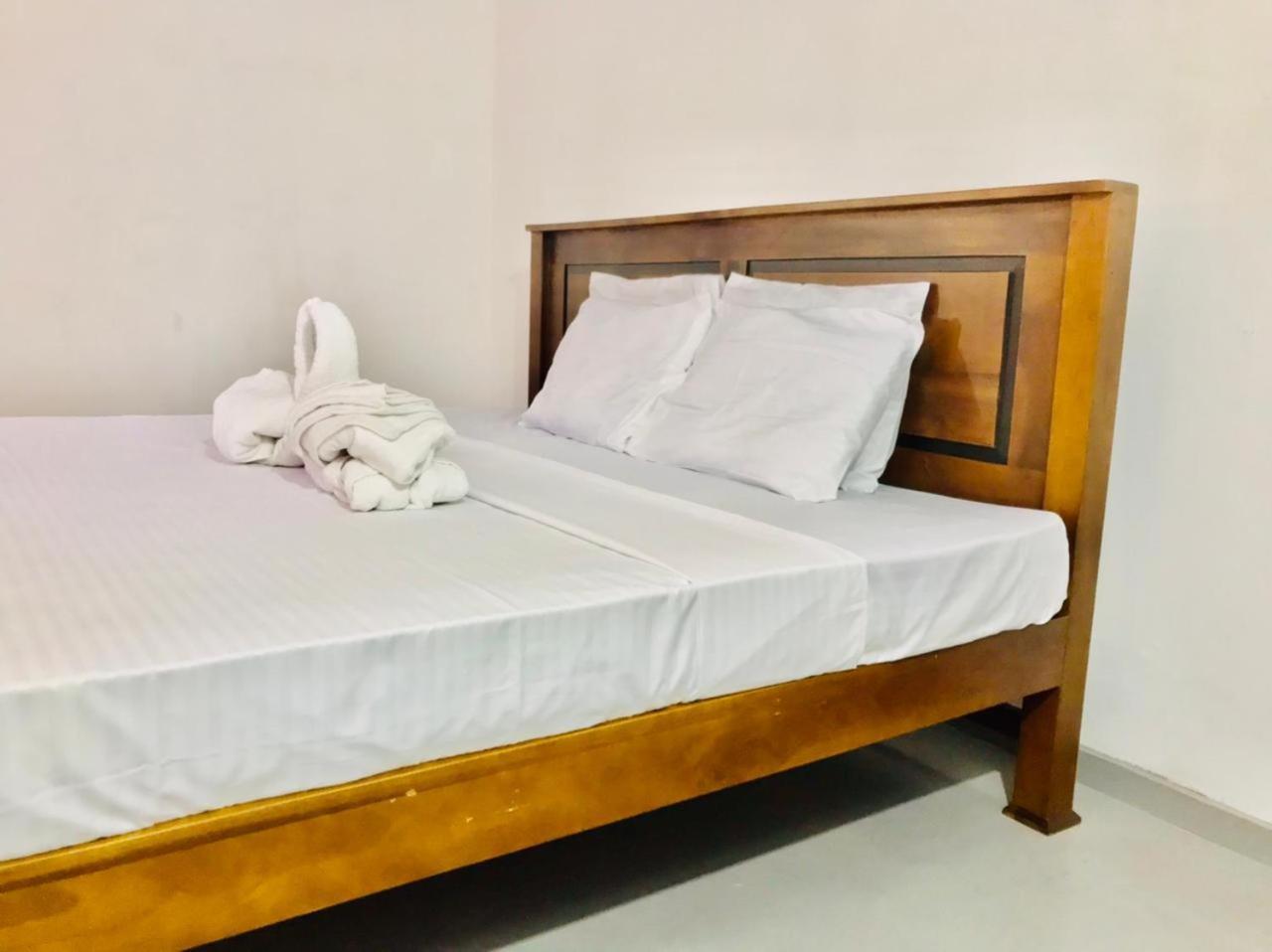 Lucky Mongrooves Apartment Midigama East Ngoại thất bức ảnh