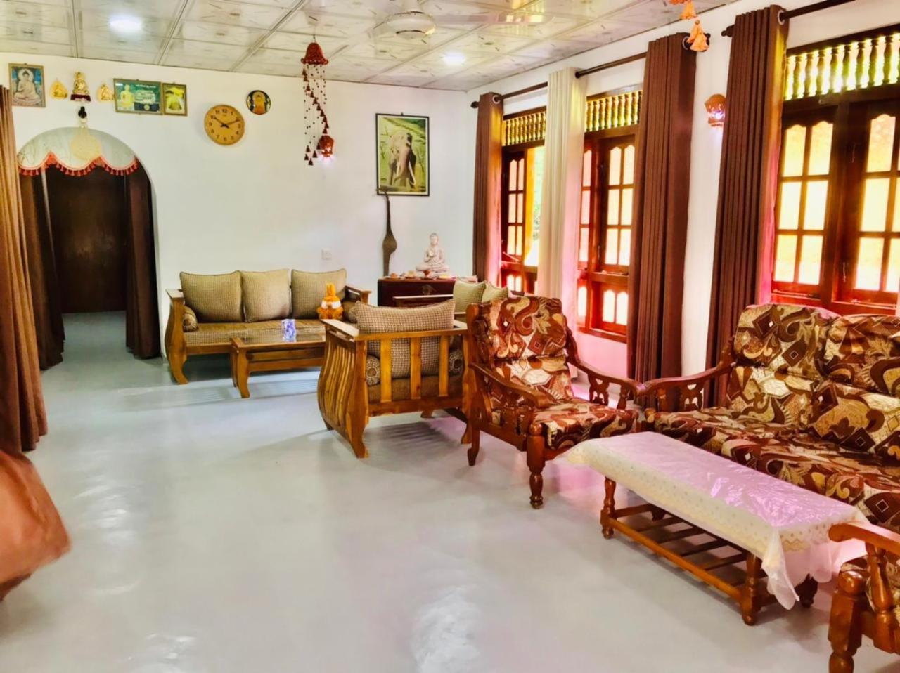 Lucky Mongrooves Apartment Midigama East Ngoại thất bức ảnh