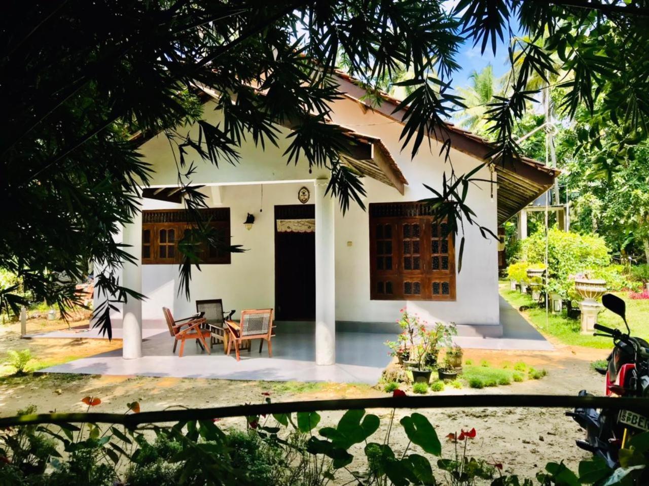 Lucky Mongrooves Apartment Midigama East Ngoại thất bức ảnh